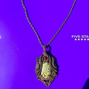 serpentine wire-wrap necklace